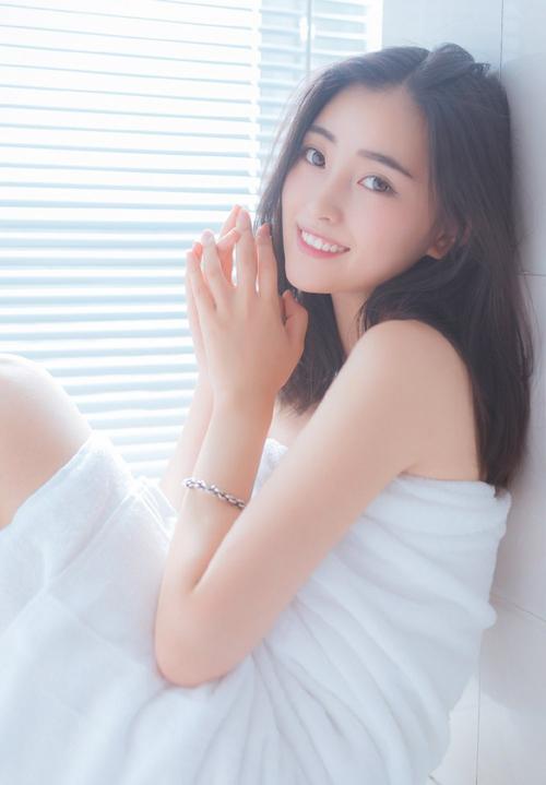 中国欧美黄片裸体播放