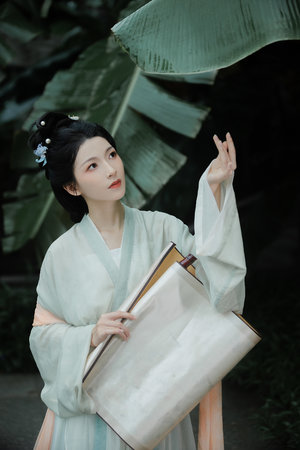 末世女配甜宠日常[穿书]