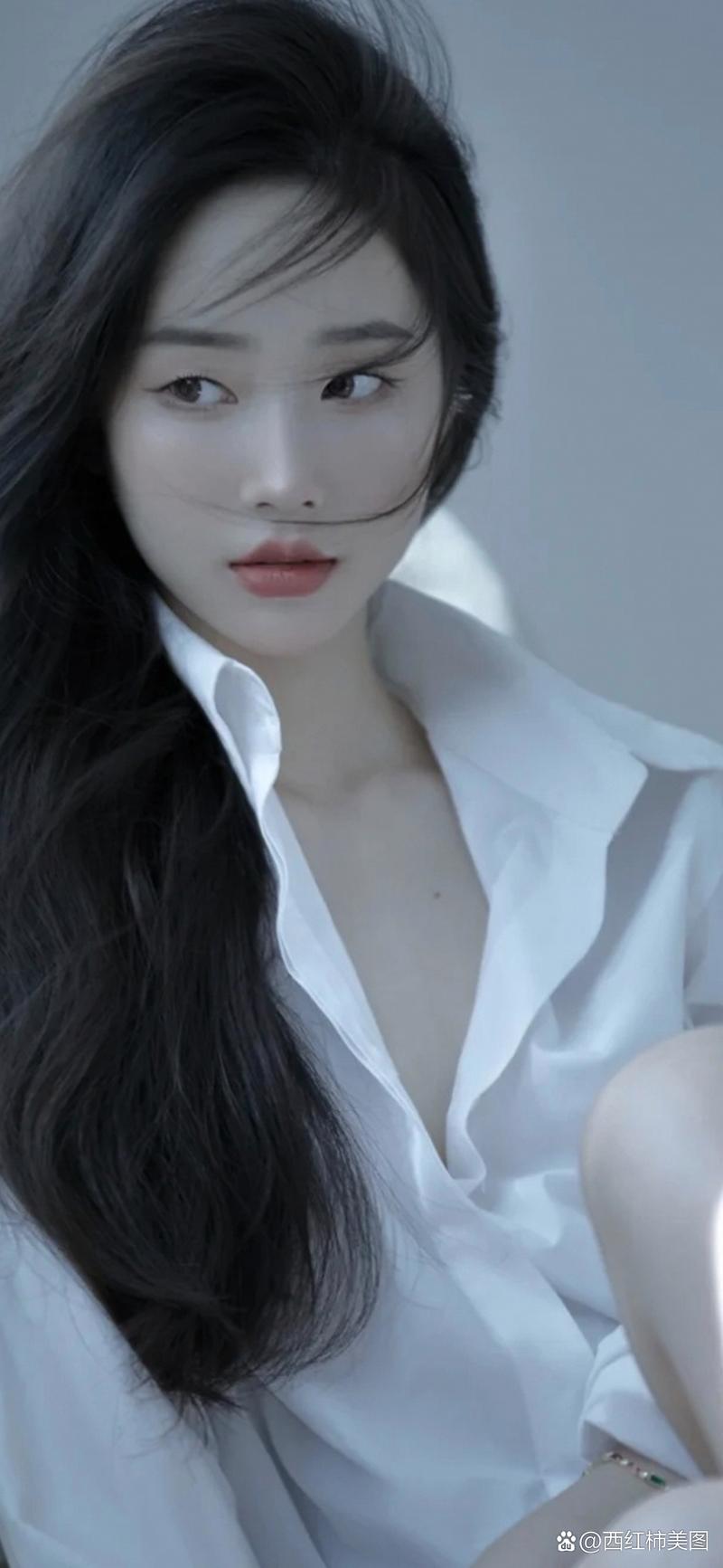 自慰弄湿白丝袜