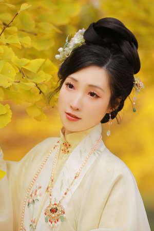 群臣共享的小皇帝小说