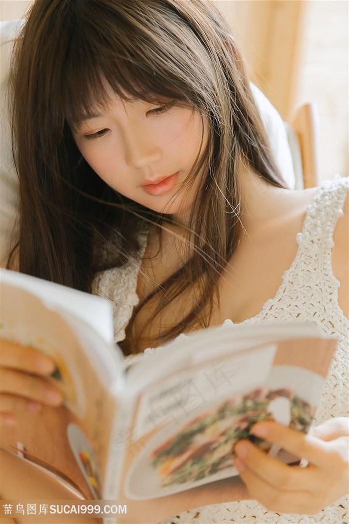 女大学生的沙龙室完整版完整版